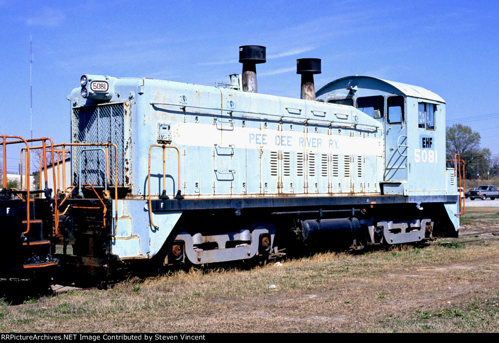 Pee Dee River RR SW9 #5081 with 'EHF' for new owner Ed Futch.